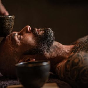 Masaje Descontracturante: Alivio Profesional para Contracturas y Bienestar Integral